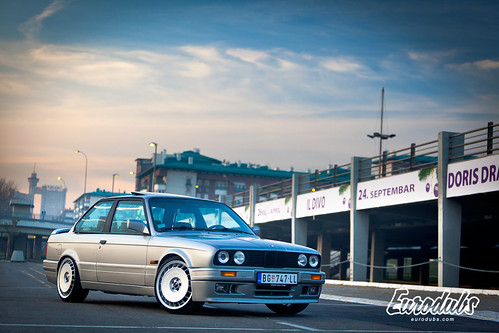 BMW E30 327i on Ronal Aero