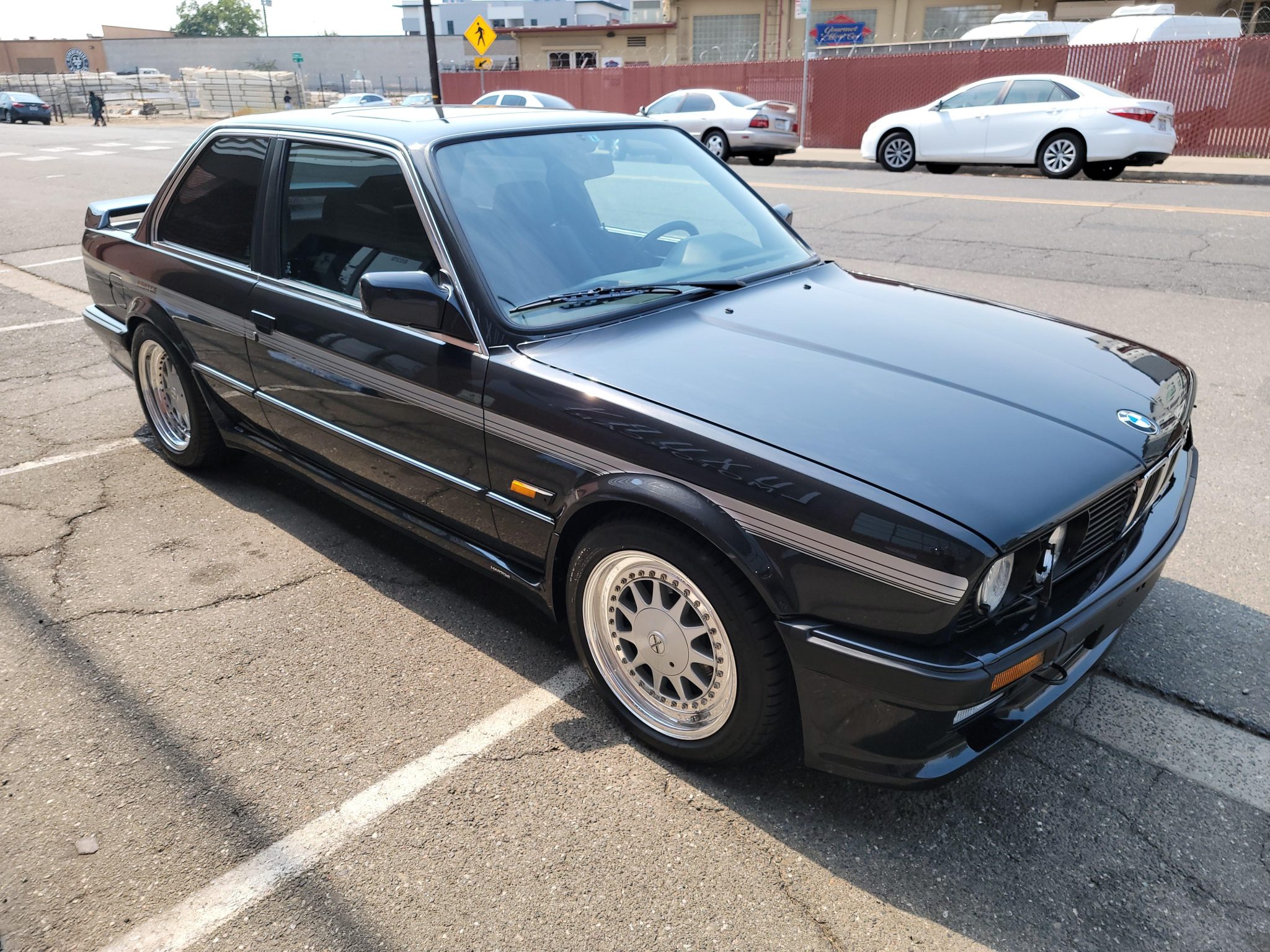 Hartge H26-Powered BMW E30 325i