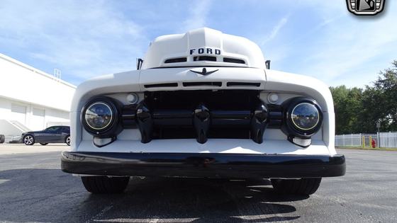 Coyote V8-Powered 1952 Ford F-1 Restomod