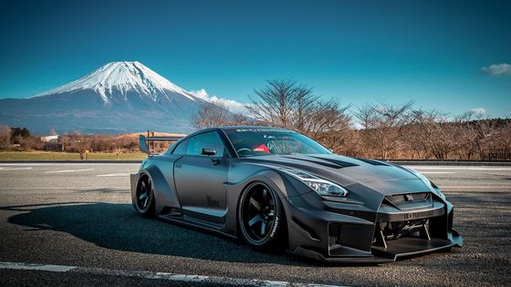 Liberty Walk Nissan GT-R