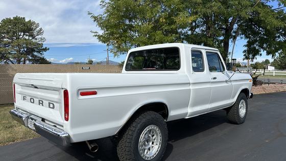 1975 Ford F-250 SuperCab 4×4 by 427cobrasnake