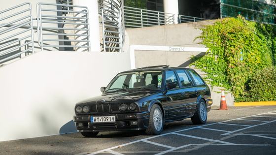 Euro BMW E30 Touring by CAtuned