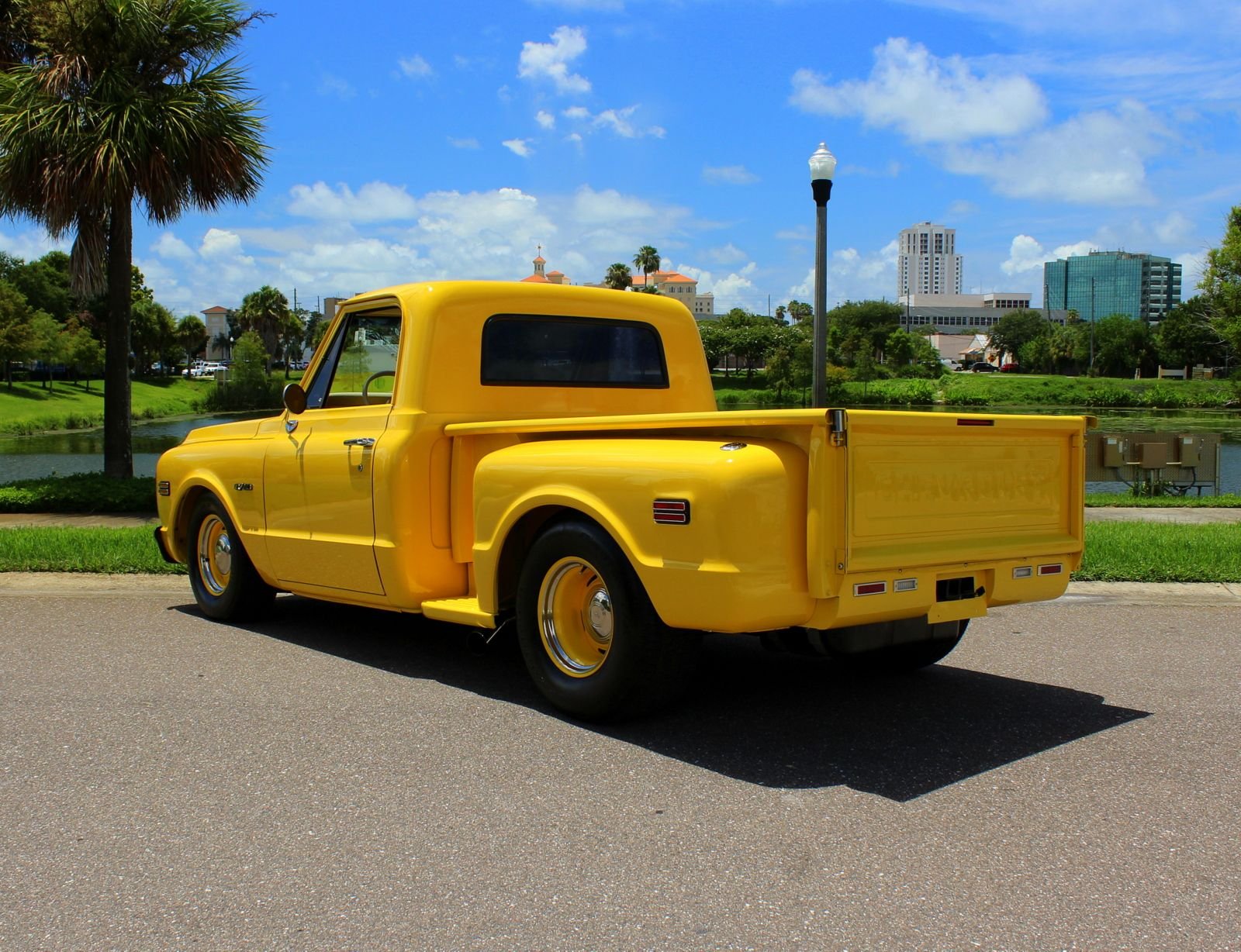 454ci V8 1969 Chevrolet C10 Restomod