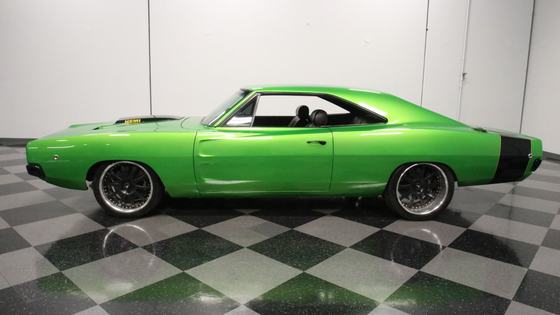 572 HEMI-Powered 1970 Dodge Charger R/T Restomod