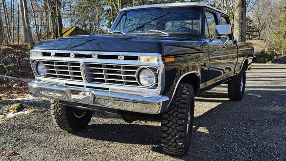 1975 Ford F-250 Custom Crew Cab Highboy 4×4