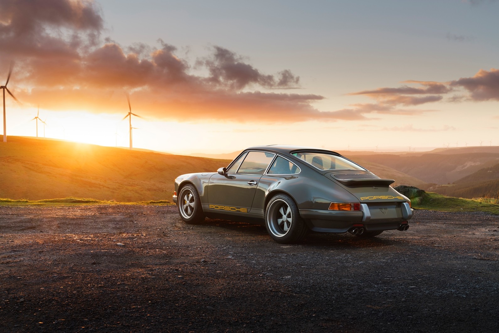 371hp Porsche 911 964 Restomod by Theon Design