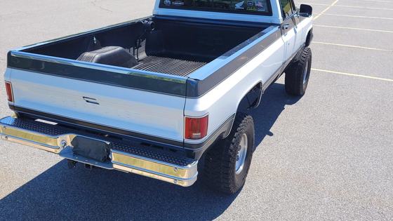 1985 Chevrolet C10 Scottsdale 4x4 by Bigblockjoe