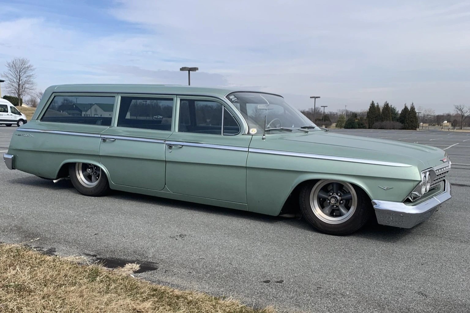 350-Swapped 1962 Chevrolet Bel Air Sleeper Wagon