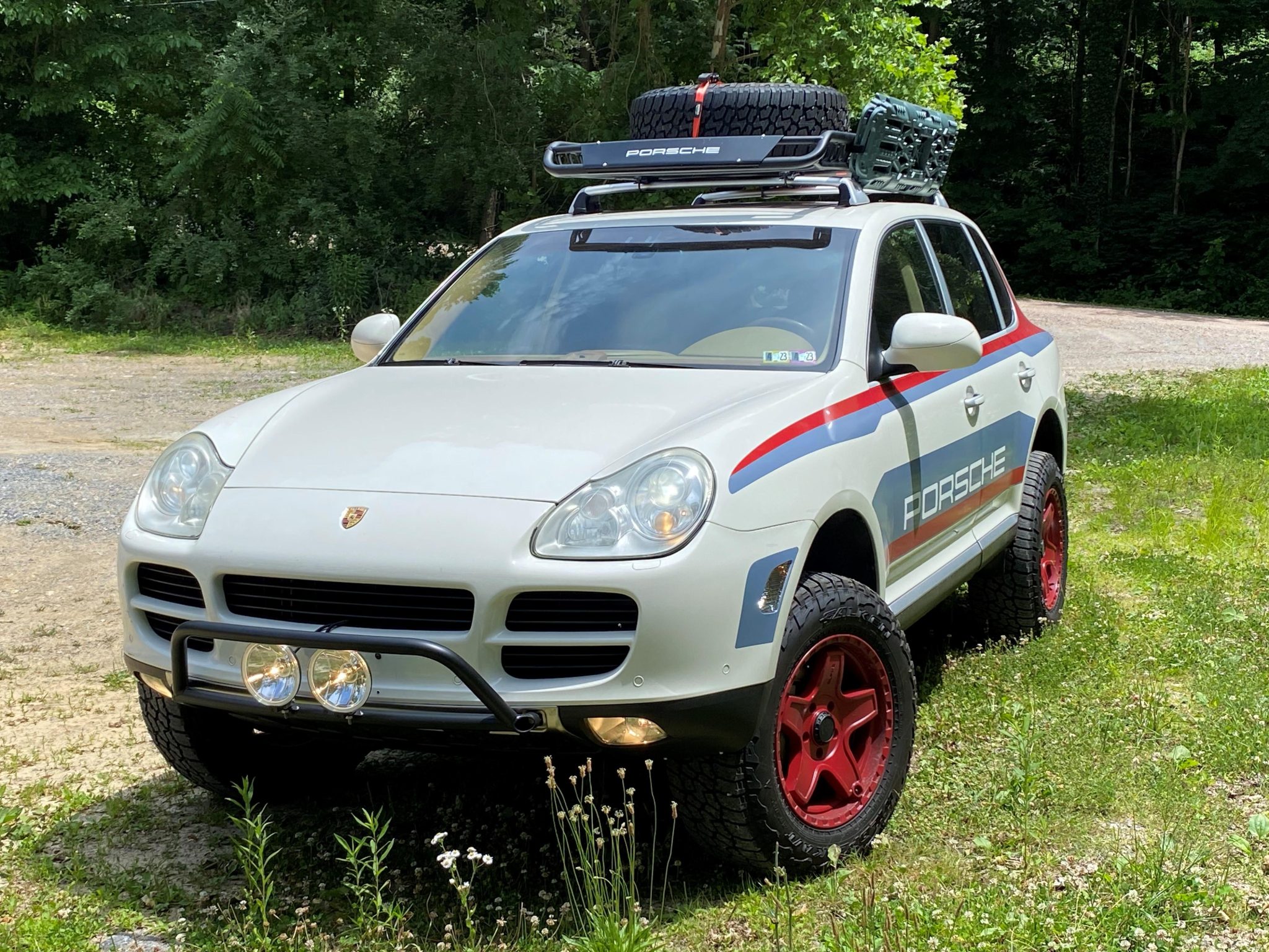 2004 Porsche Cayenne S by japerf1