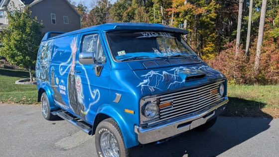 1977 Dodge Tradesman B200 "Wild Side"