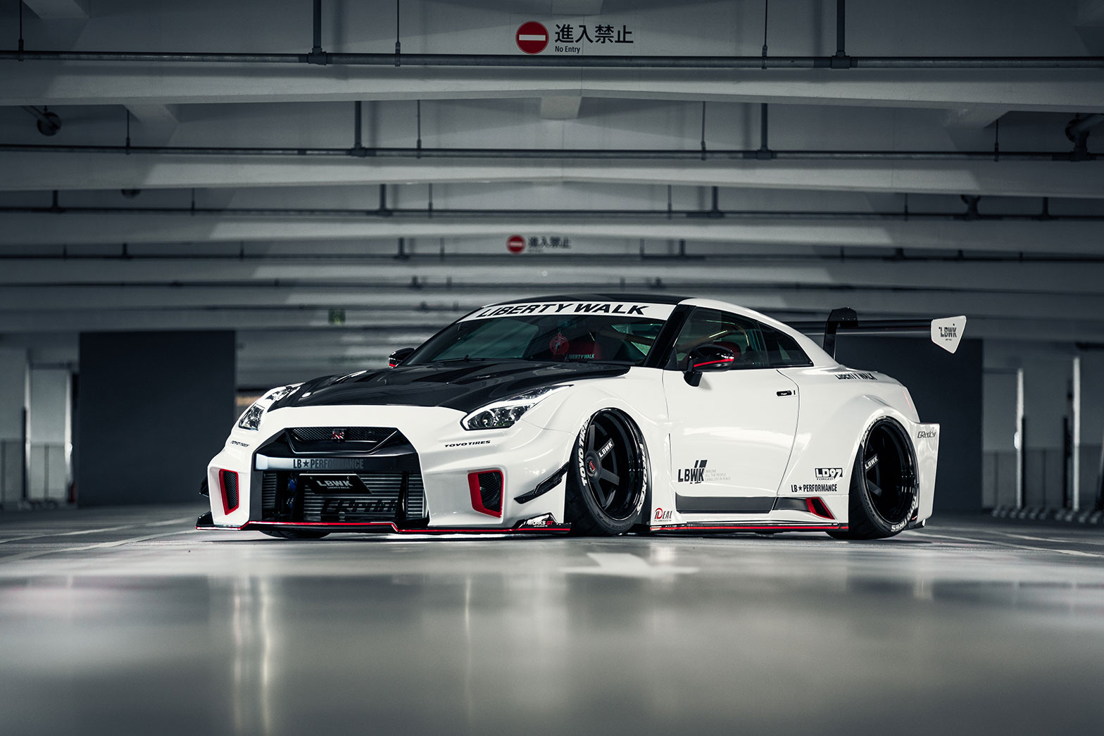 Liberty Walk Nissan GT-R