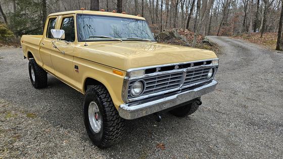 1975 Ford F-250 Custom Crew Cab Highboy 4×4