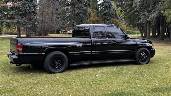 2002 Dodge Ram 3500 SLT+ Quad Cab Dually