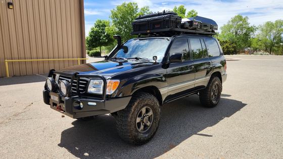 Modified Toyota Land Cruiser UZJ100