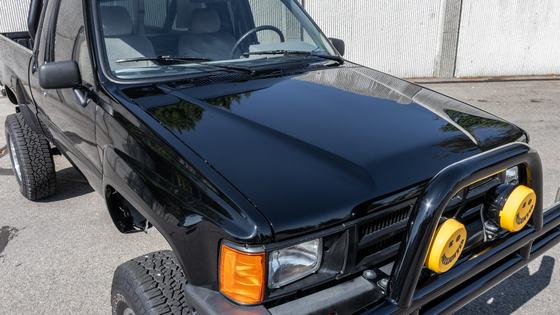 1985 Toyota Pickup Xtracab SR5 4×4 by SOS Customs