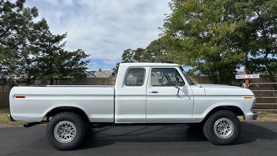 1975 Ford F-250 SuperCab 4×4 by 427cobrasnake