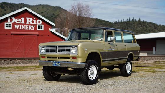 1972 International Harvester Travelall 1010 Custom 4×4