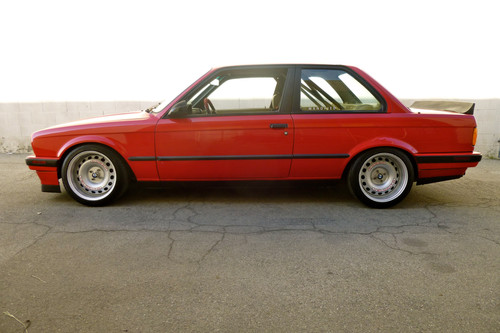 BMW E30 with Corsa GT-200 Series Steelies