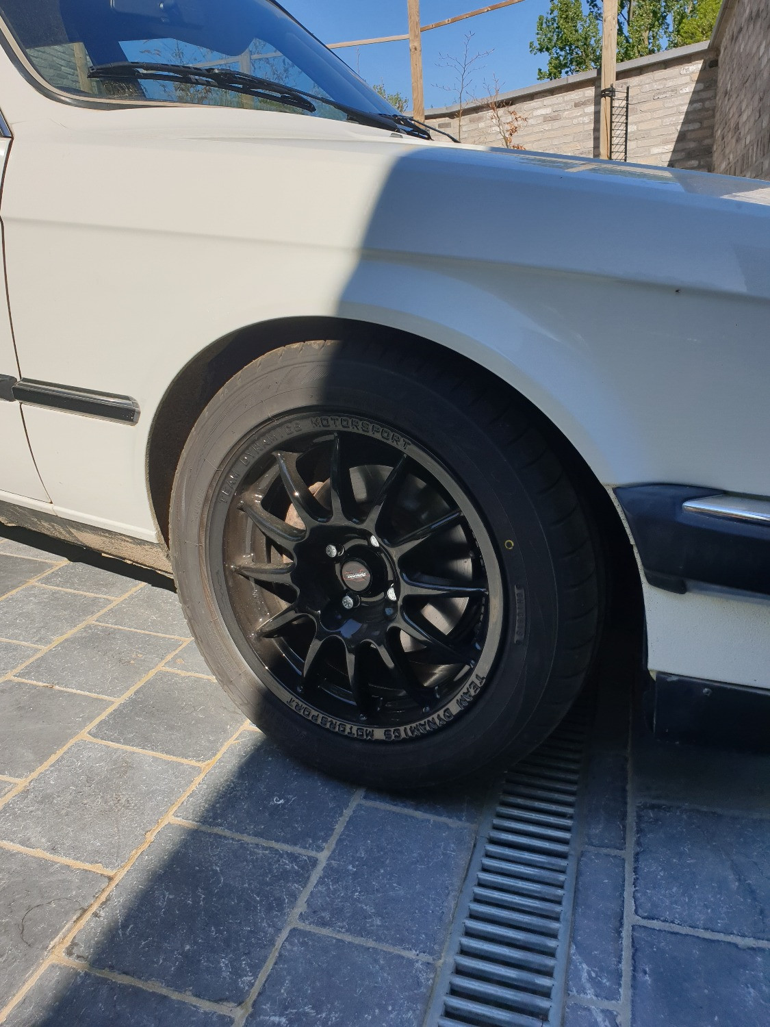 1986 BMW 3 Series with Team Dynamics Wheels