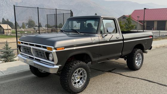 1977 Ford F-150 Custom 4×4 by BaerBronco