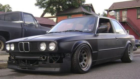 BMW E30 on Steelies