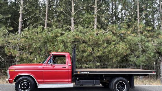 1977 Ford F-350 Custom Dually Flatbed Dump Truck