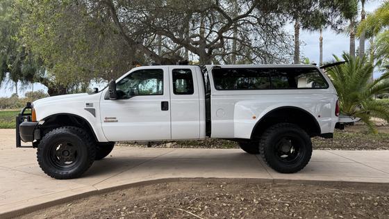 Modified 2003 Ford F-550 Super Duty 4x4