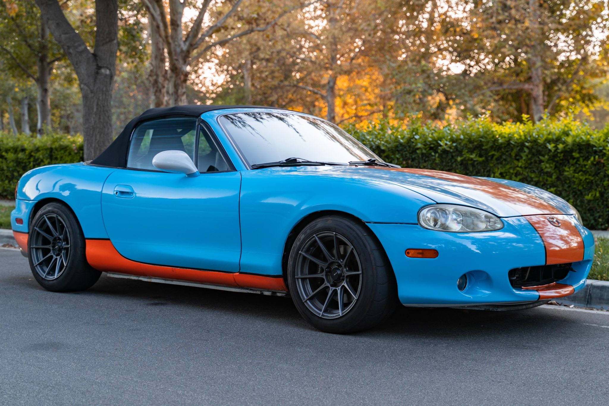 Modified 2004 Mazda MX-5 Miata with Upgraded Valvetrain