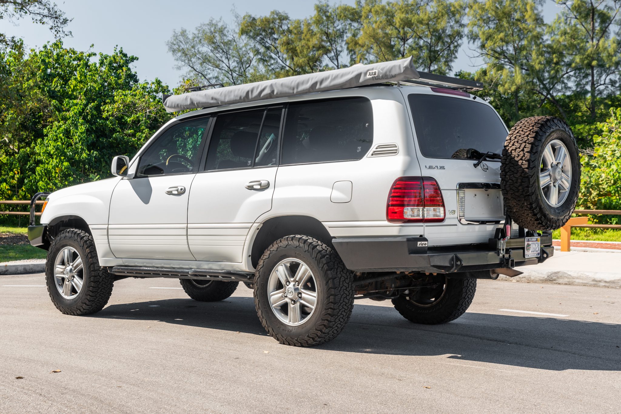 2006 Lexus LX470 Modified