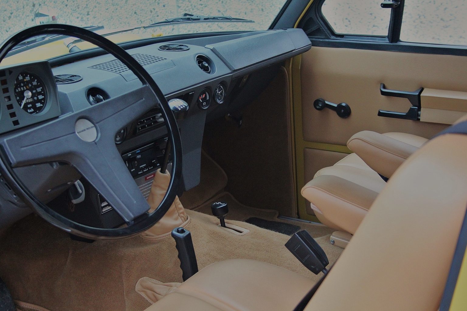 500hp LT1-Powered 1972 Range Rover S1
