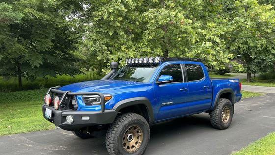 2018 Toyota Tacoma TRD Off-Road with Dobinsons Lift