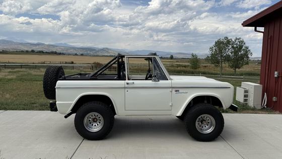 1977 Ford Bronco by Ameliaguidi
