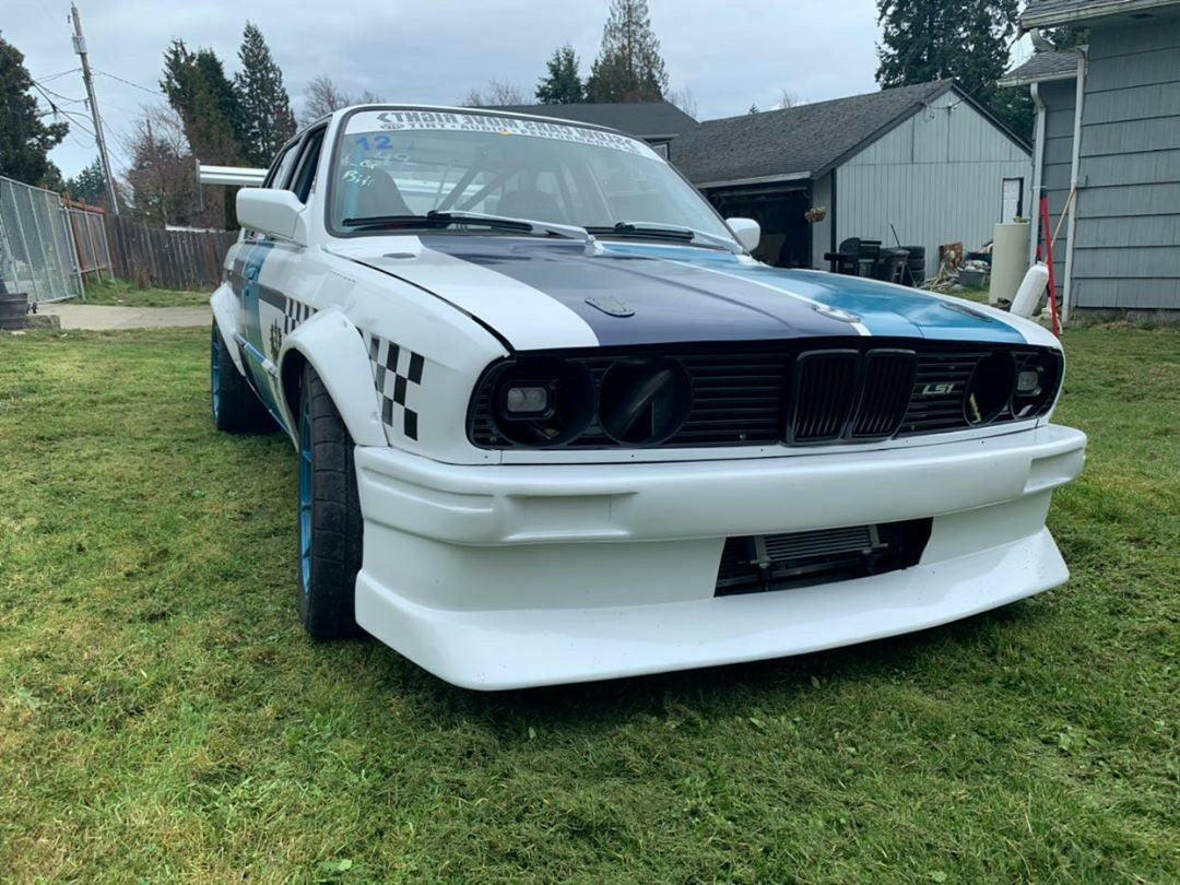 BMW E30 with Big Wang spoiler