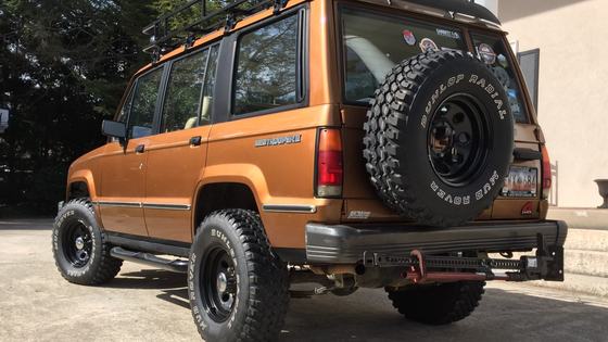 1988 Isuzu Trooper by the_watson