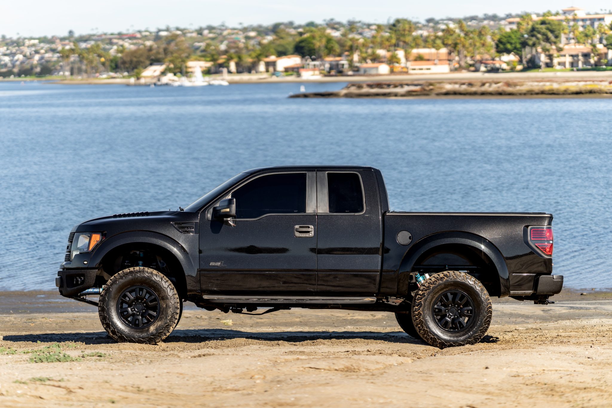 2010 Ford F-150 SVT Raptor by FarqDaddy