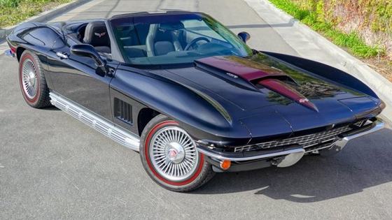 Chevrolet C6 Retrovette Convertible with C2 Styling