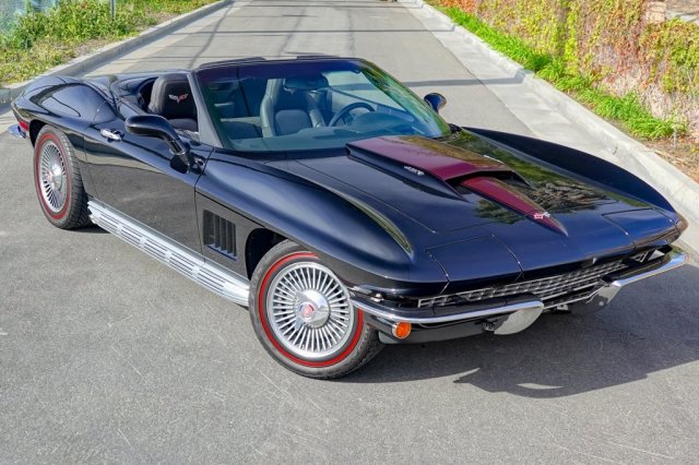 Chevrolet C6 Retrovette Convertible with C2 Styling