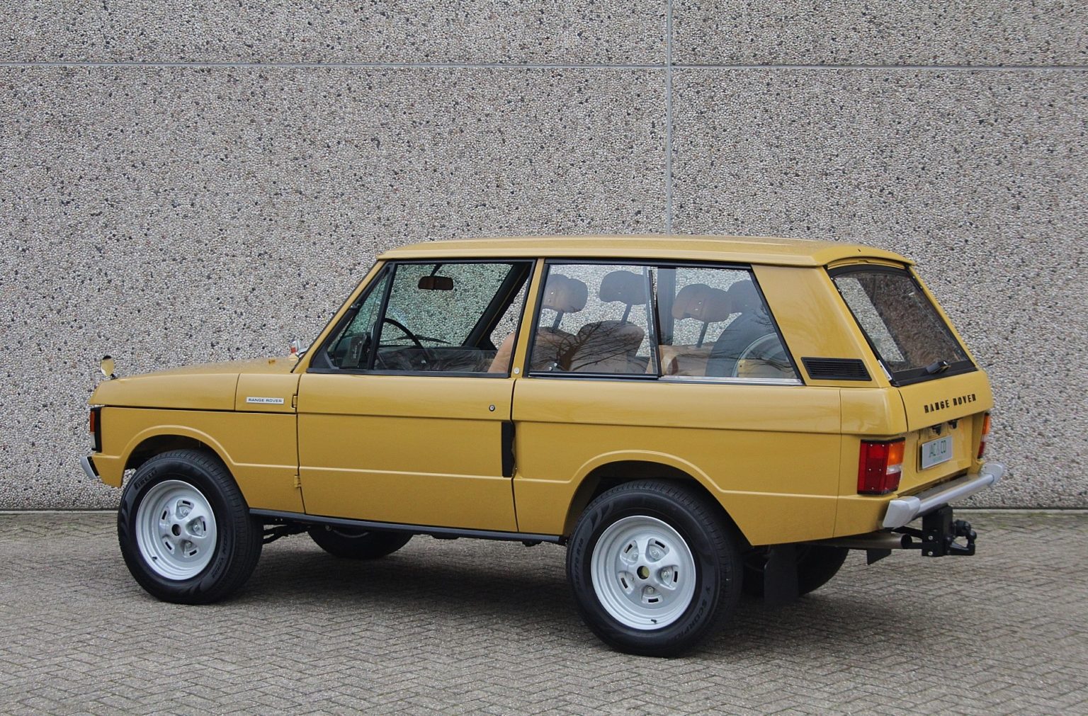 500hp LT1-Powered 1972 Range Rover S1