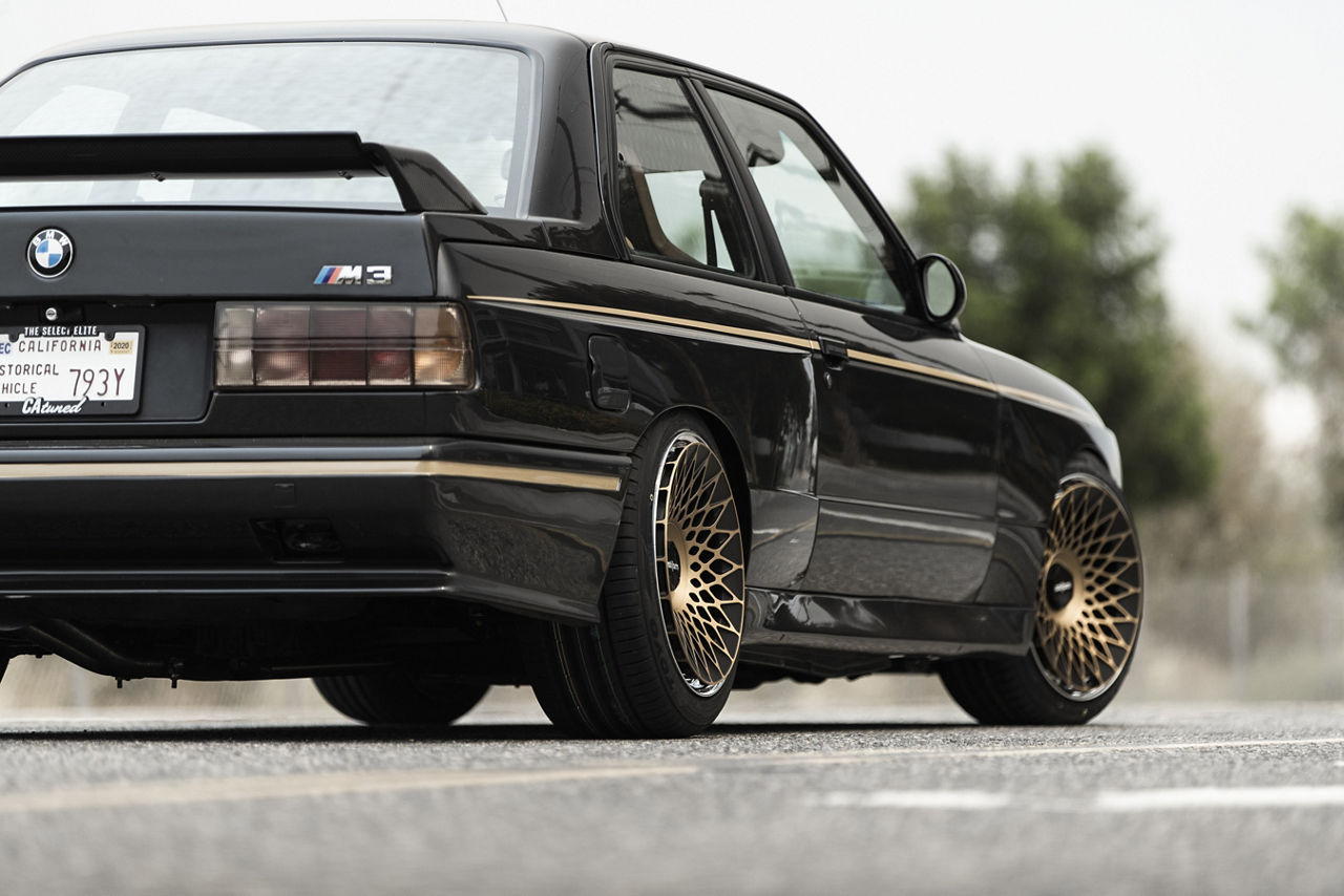 1987 BMW E30 on Rotiform LHR-F Wheels