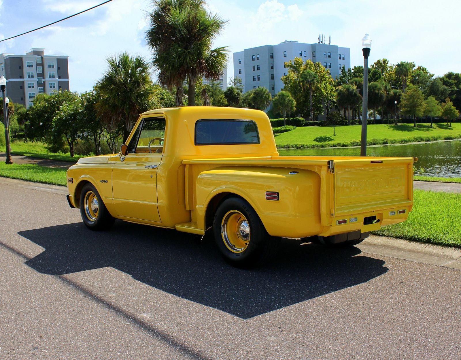 454ci V8 1969 Chevrolet C10 Restomod