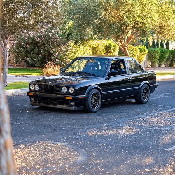 1989 BMW 325is E30 on Konig Hypergram Wheels