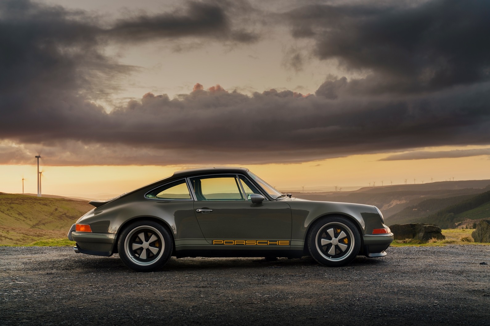 371hp Porsche 911 964 Restomod by Theon Design