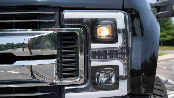 2005 Ford Excursion XLT V10 4×4