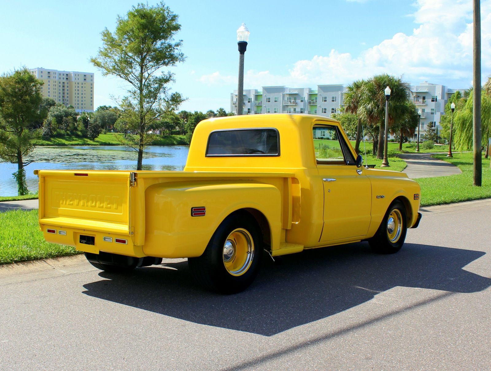 454ci V8 1969 Chevrolet C10 Restomod