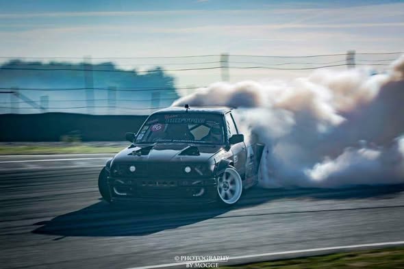 Dirty Thirty BMW E30 Drift Build by Daniel Lavman