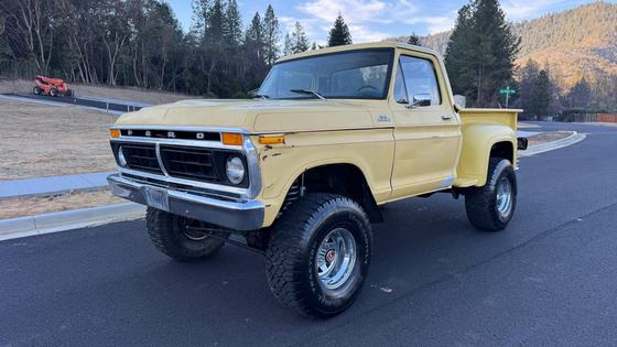 1977 Ford F-150 Custom Flareside 4×4