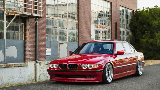 2001 BMW E38 by Scott Johnson