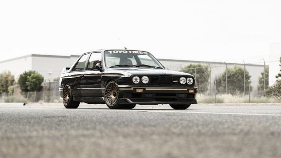 1987 BMW E30 on Rotiform LHR-F Wheels