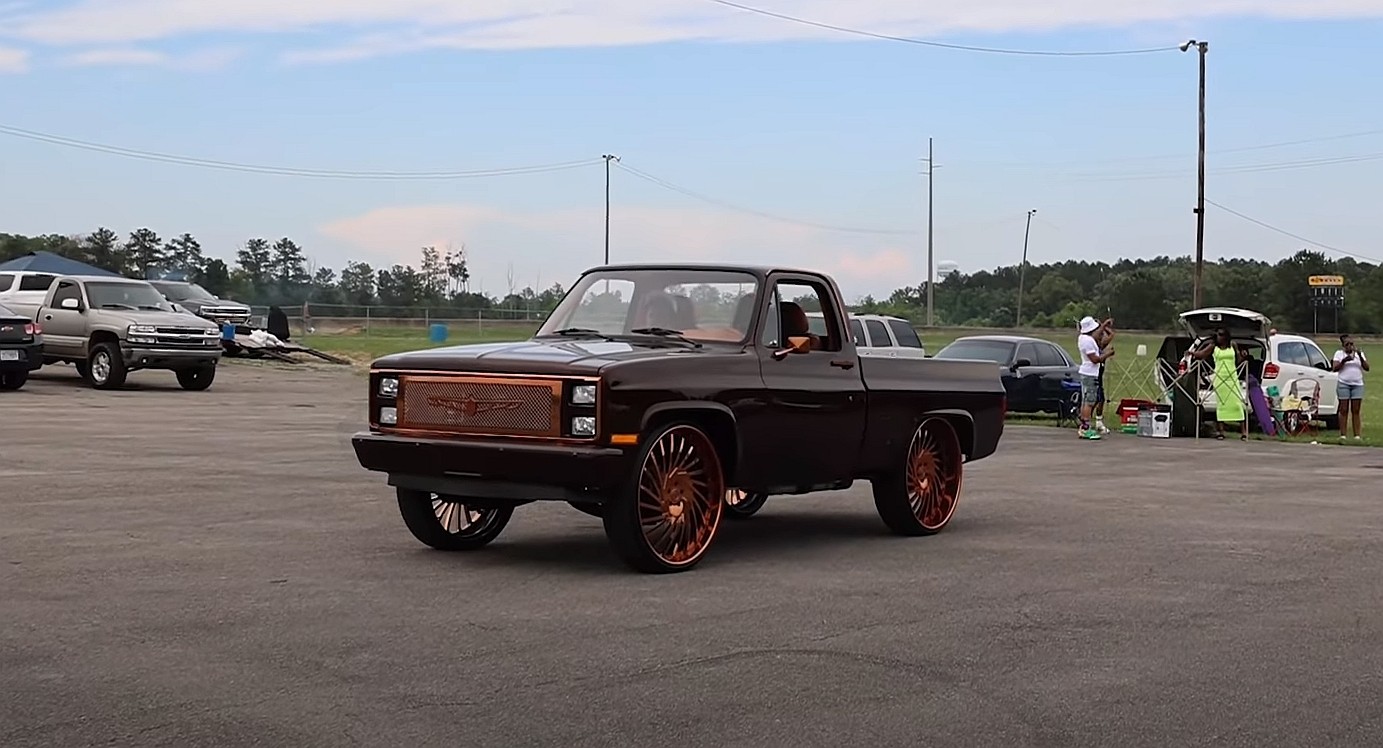 LS-Swapped Chevrolet C10 with 30-Inch Forgiatos