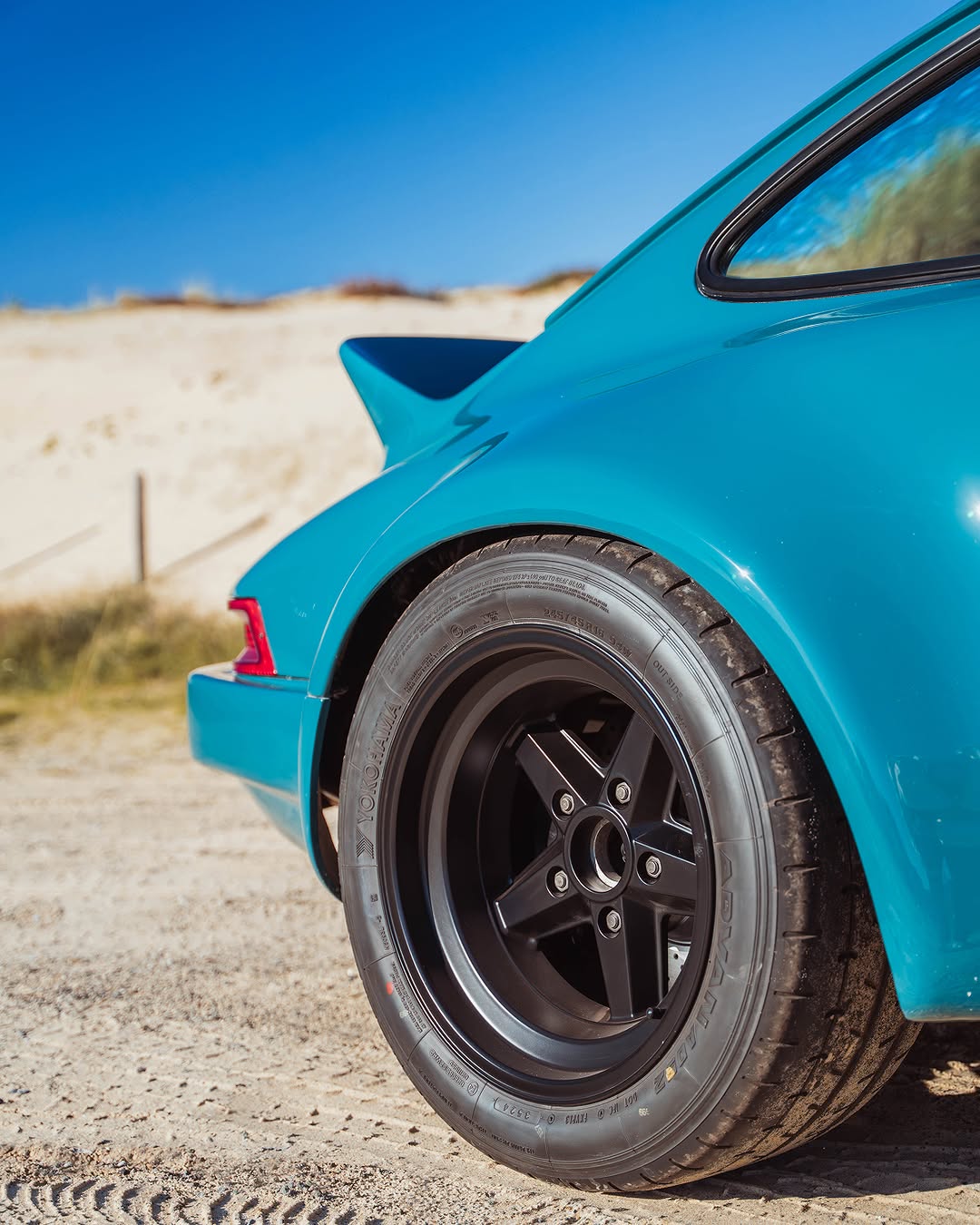Atra Porsche 930 by Machine Revival